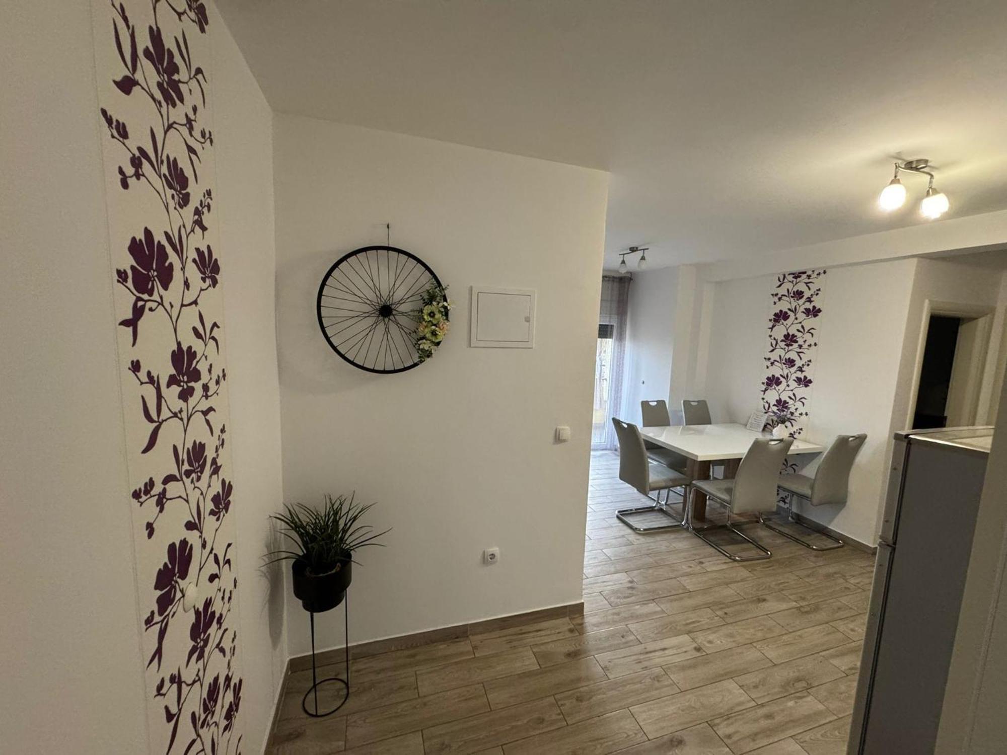 Masa Apartament *