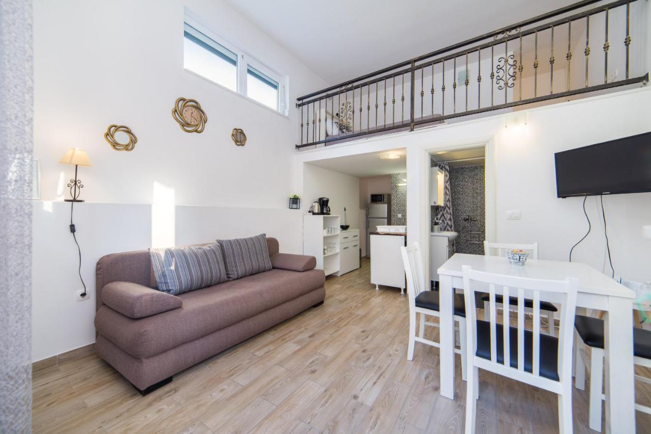 Masa Apartament *