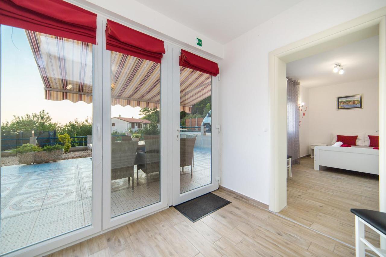 Masa Apartament *