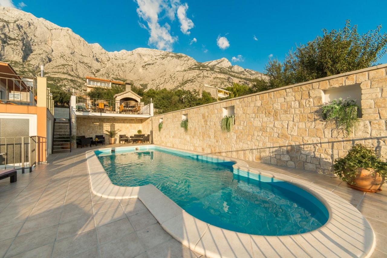 Masa Apartament *