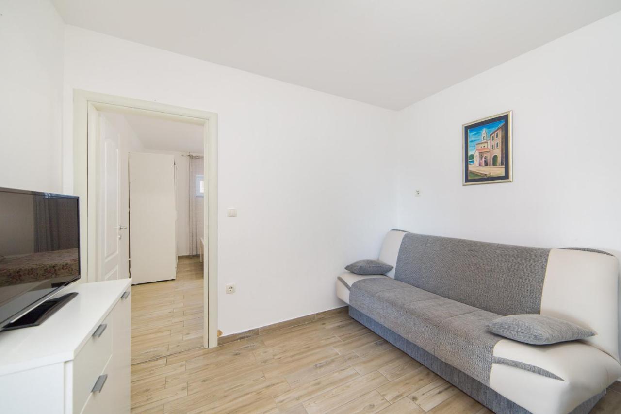 Masa Apartament *